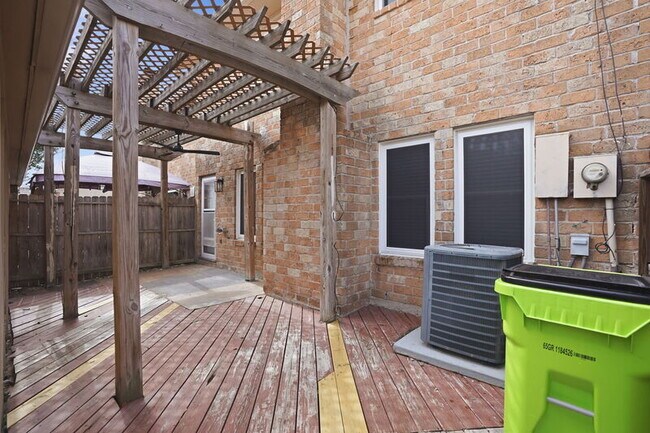 Building Photo - 66 T Huxley Ln