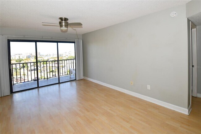 Building Photo - 51 Island Way