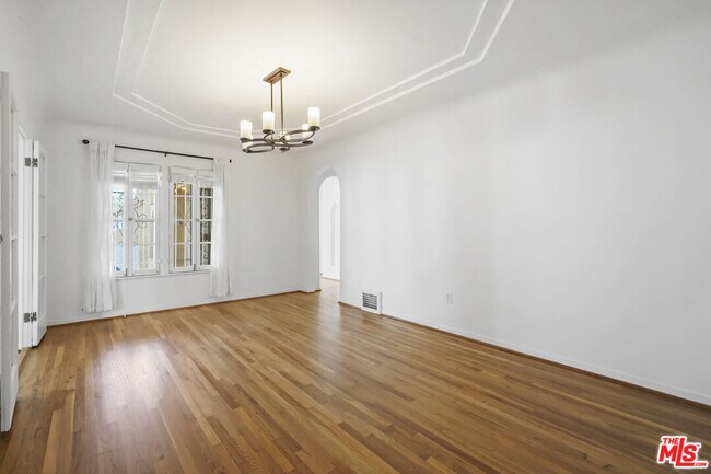 Building Photo - 1143 S Rimpau Blvd