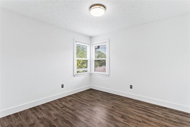Building Photo - 140 Grayland Creek Dr