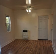 Building Photo - One-bedroom, one-bathroom apartment in Alt...