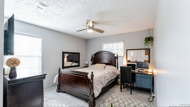 Building Photo - "Charming 2-Bed Oasis with Granite Touches in Schertz - Your Cozy Retreat Awaits!"