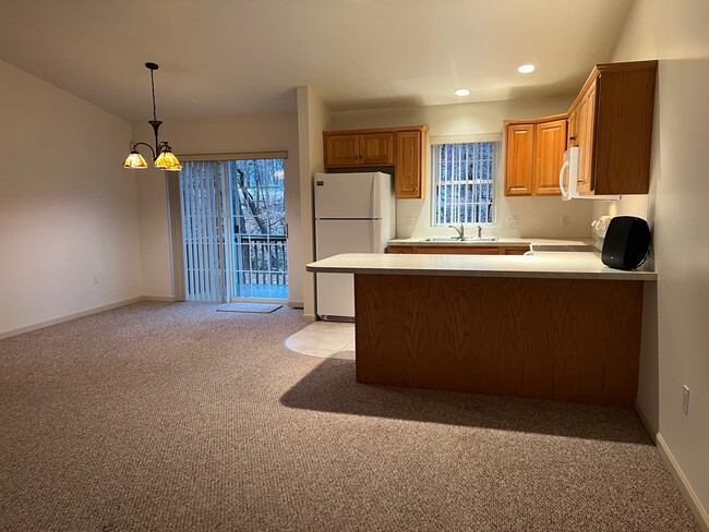 Kitchen/Dining Area - 65 Tiara Ct