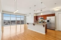 Building Photo - 106 W Seeboth St