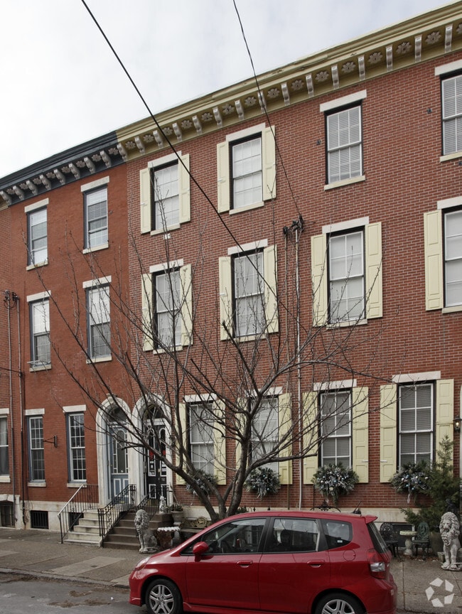 Building Photo - 752 S 10th St