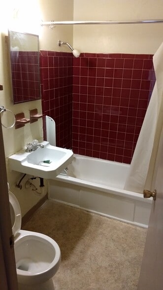 Building Photo - 3401 W Wells St