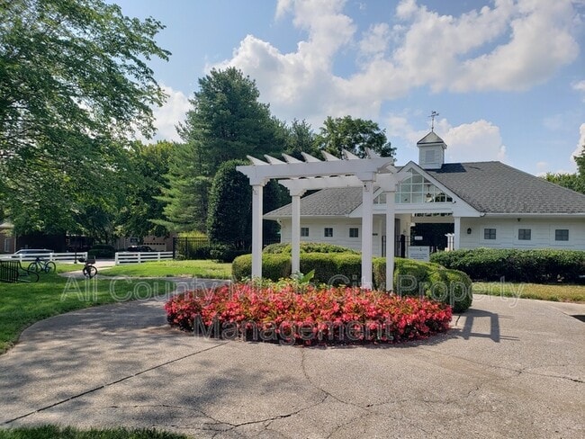 Building Photo - 425 Chamberlain Park Ln