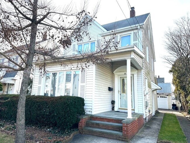 Building Photo - 23 Juniper Ave