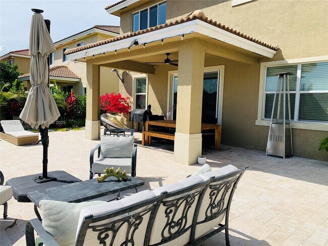 Building Photo - 4812 Foxtail Palm Ct