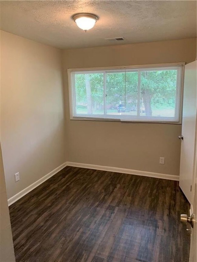 Amazing Duplex to Call Home! 6102 E Fayetteville Dr Riverdale GA