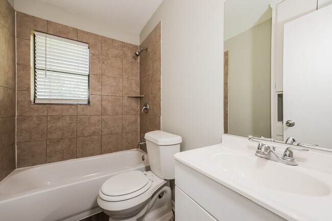 Building Photo - Coming Soon! 3 BR/1BA | Updated Single Family Home | 1-Car Garage | Shaded backyard!