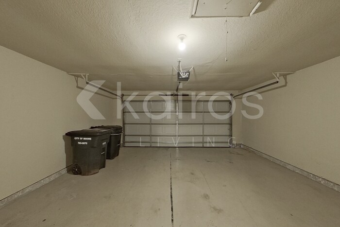 Building Photo - 912 SE 38th St