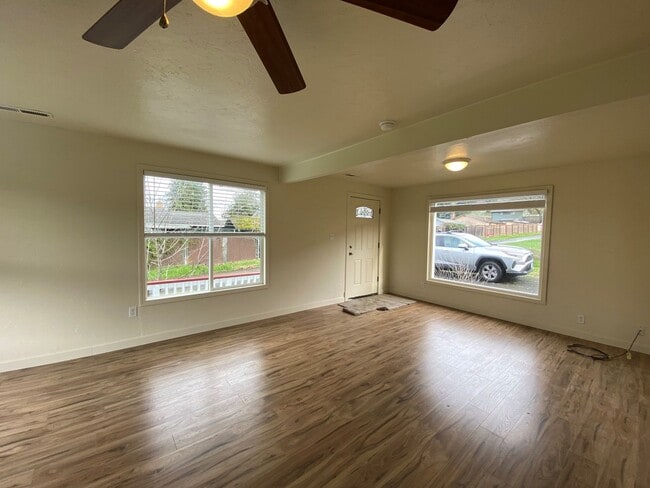 Building Photo - Great Remodeled 3 Bedroom House!