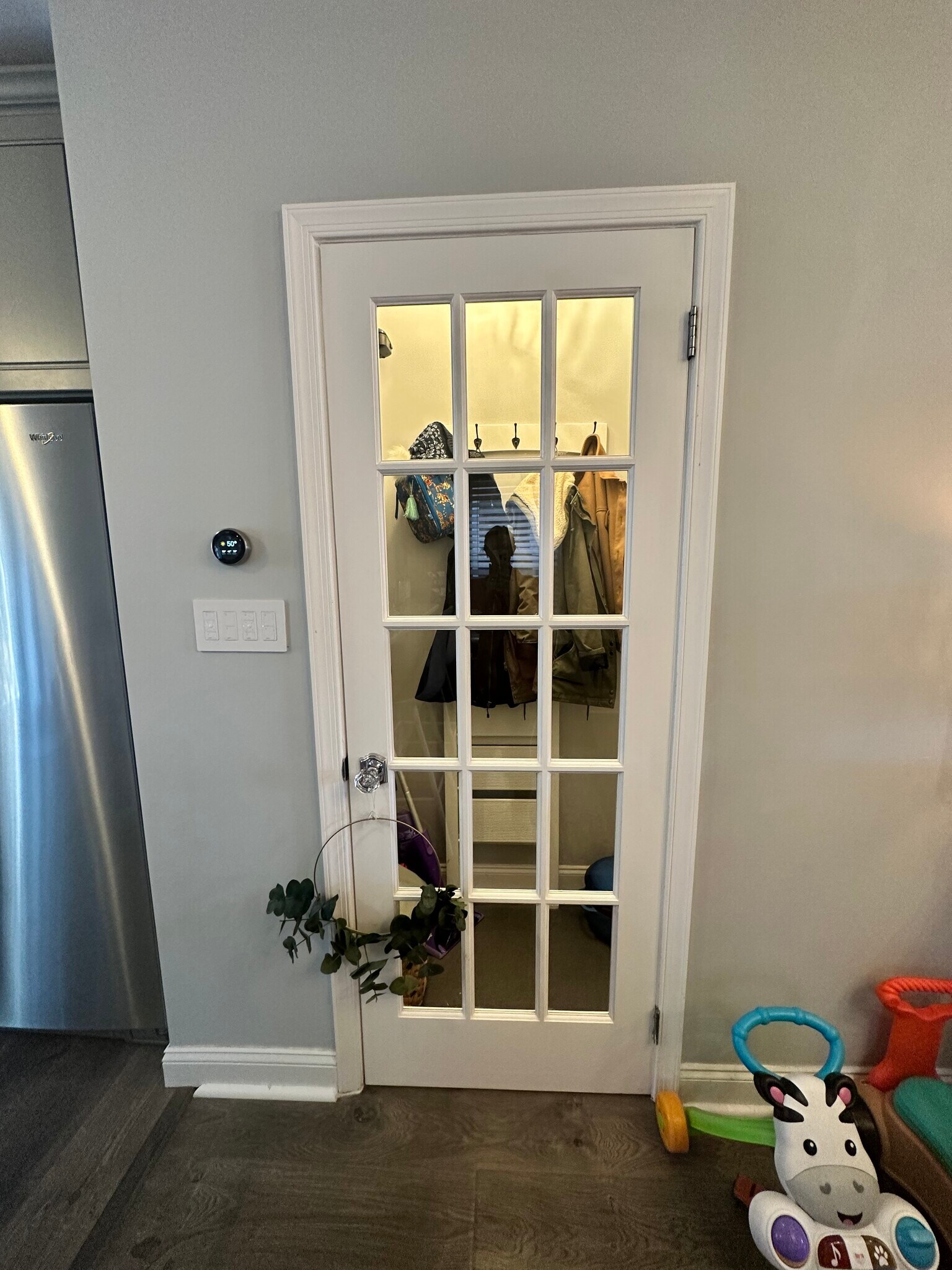 Building Photo - 10 W Knight Ave