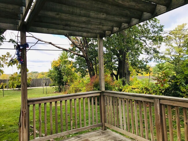 Building Photo - HOUSE CLOSE TO EVRYTHING YOU NEED.THIS HOME IS A MUST SEE!!!