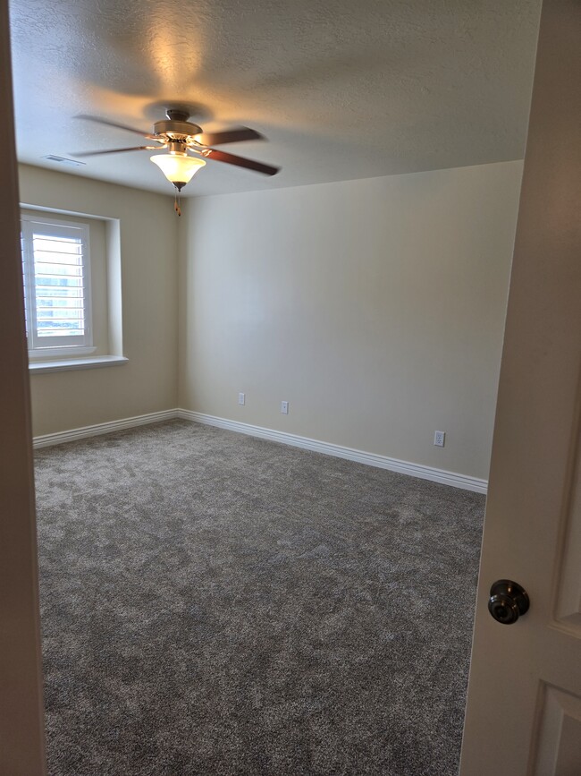 Building Photo - 3163 N Whitetail Dr