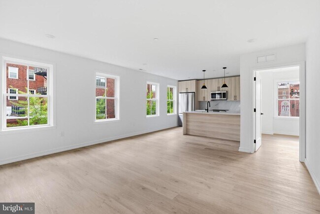 Building Photo - 209 New St
