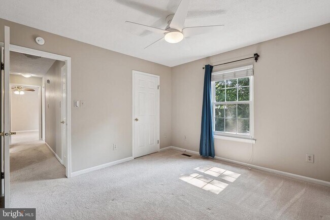 Building Photo - 5413 Tree Line Dr