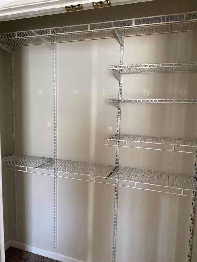 Building Photo - H5010-2