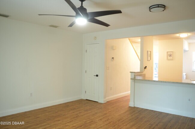 Building Photo - 175 Yorktowne Dr