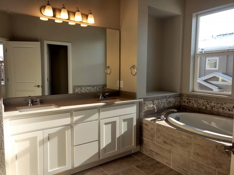 Building Photo - 15533 W 65th Ave