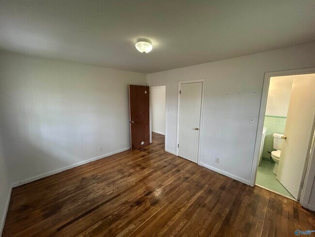 Building Photo - 603 Hal St NW