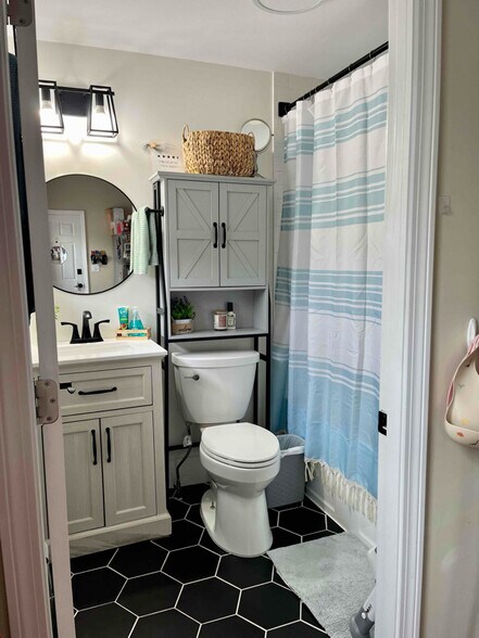 Building Photo - 71 Fairview Ave