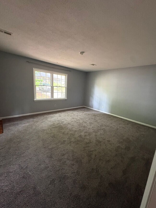 Building Photo - For Rent – Charming 4BR Home in Ardmore Area!