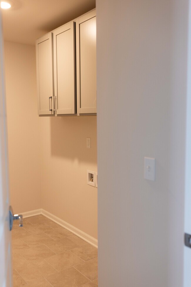 Building Photo - 1903 Salt Springs Dr