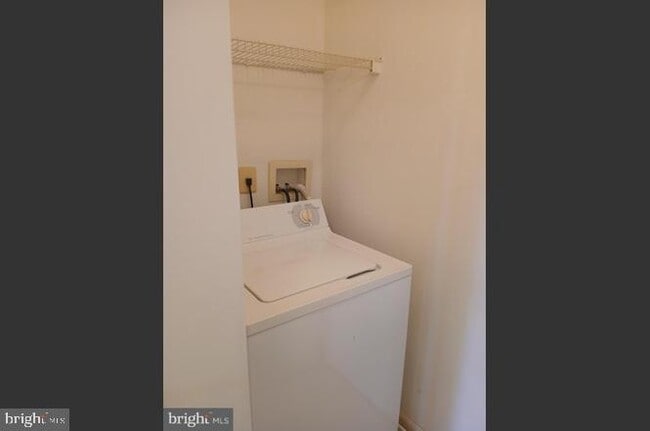 Building Photo - 7201 Bogley Rd