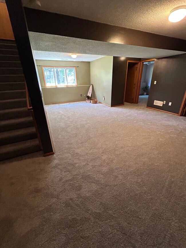 Building Photo - 509 Nelson Ct