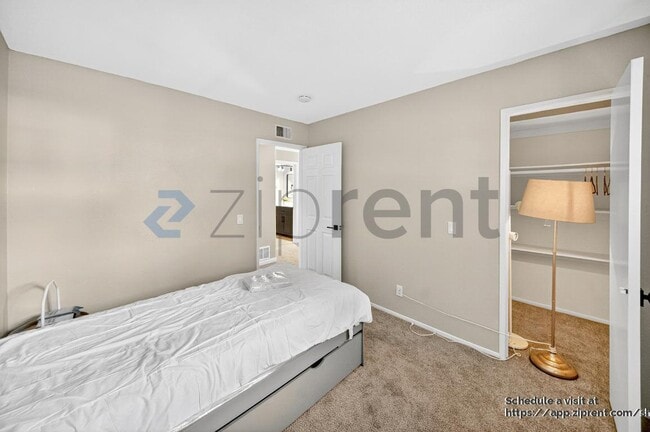 Building Photo - 353 S Heatherstone St