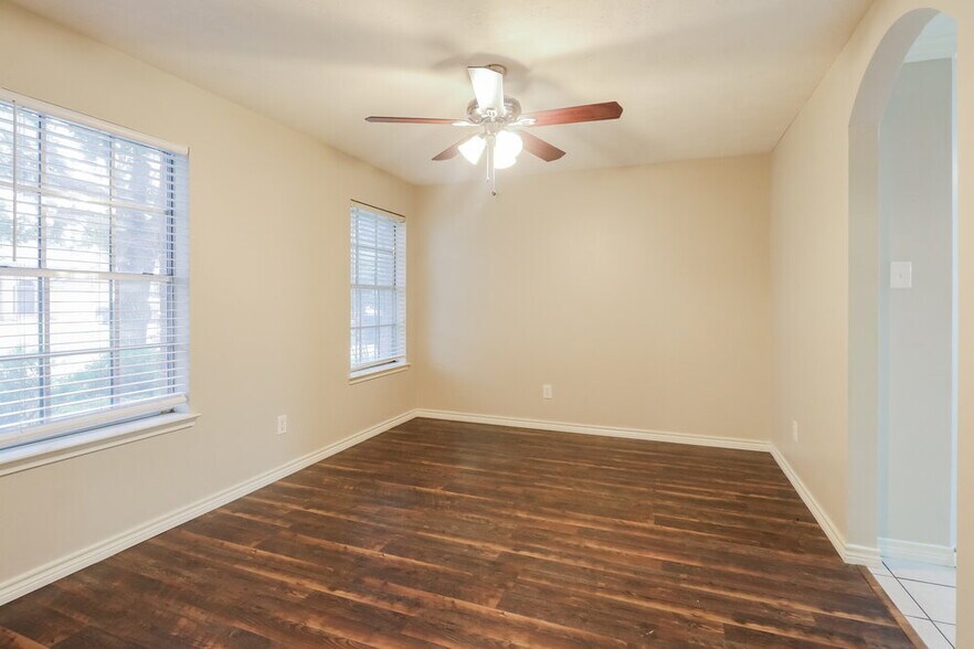 Building Photo - 3831 Woodlace Dr