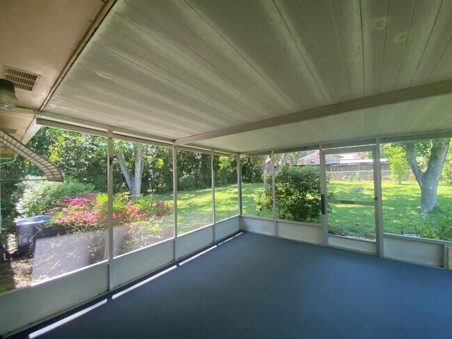 Building Photo - 2408 Dundee Dr