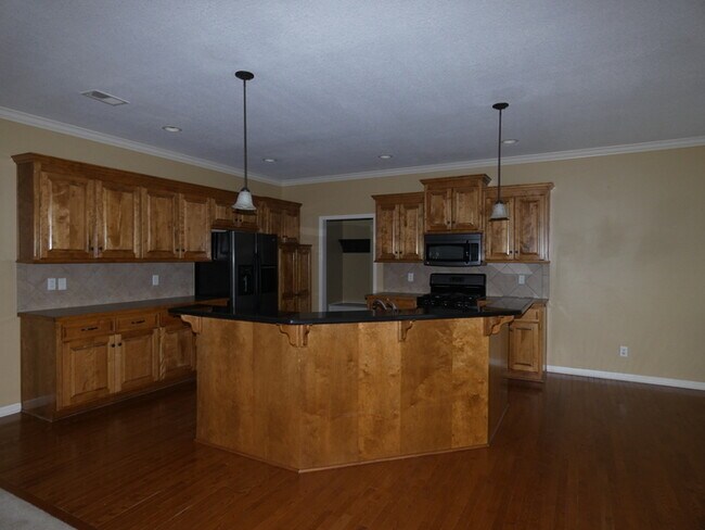 Building Photo - Beautifully Updated Home in Staley Area!