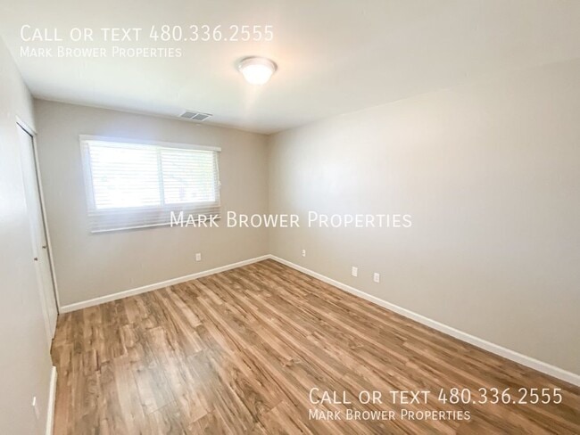 Building Photo - 1519 E Laguna Dr