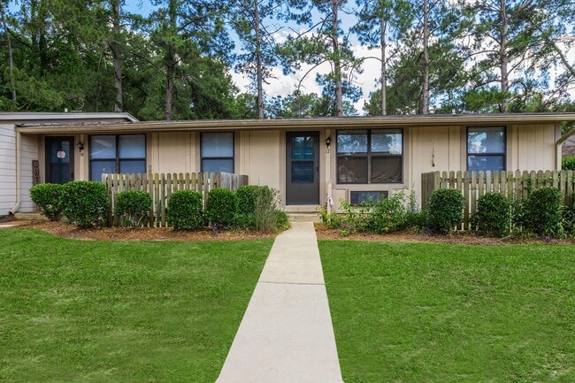 Building Photo - GreenTree Apartments