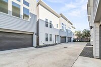 Building Photo - 2210 Lou Ellen Ln