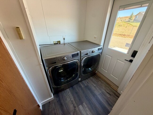 Building Photo - 6770 Silver Fox Ct