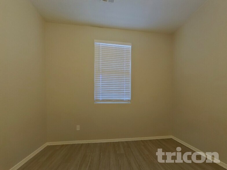 Building Photo - 7329 W Darrel Rd