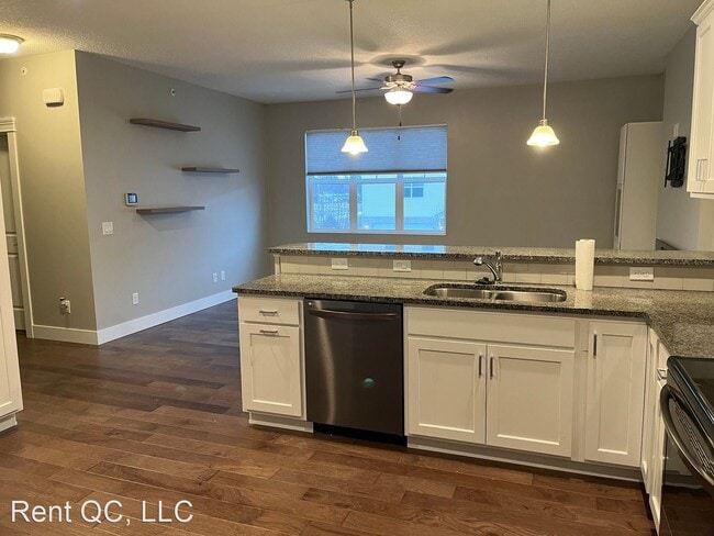 Building Photo - 2 br, 2.5 bath House - 702 Cox Court