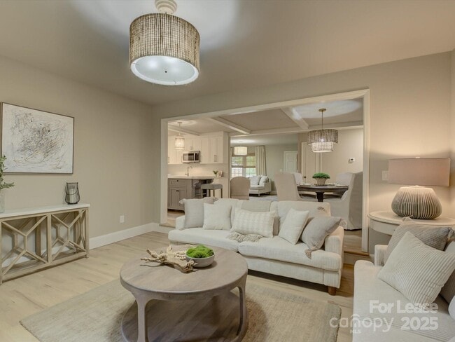 Primary Photo - 2016 Wedgedale Dr