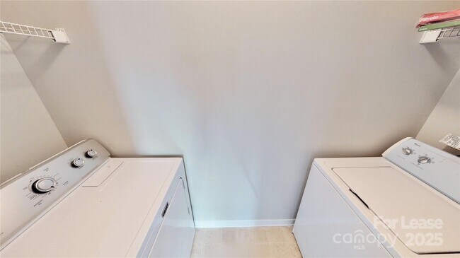 Building Photo - 525 Olmsted Park Pl