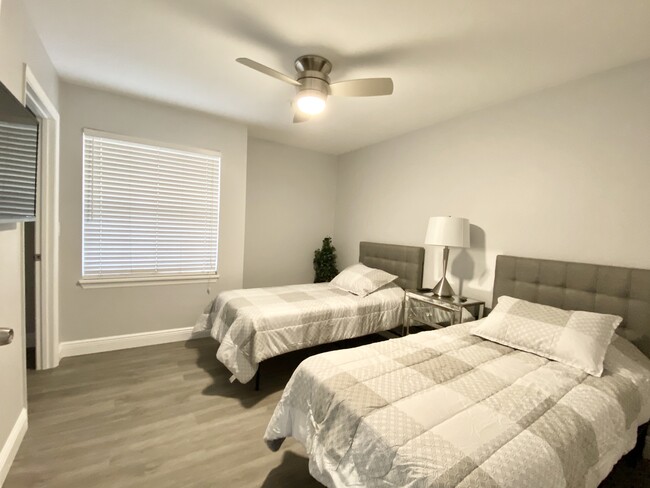 Twin beds on second bedroom - 7330 Westpointe Blvd