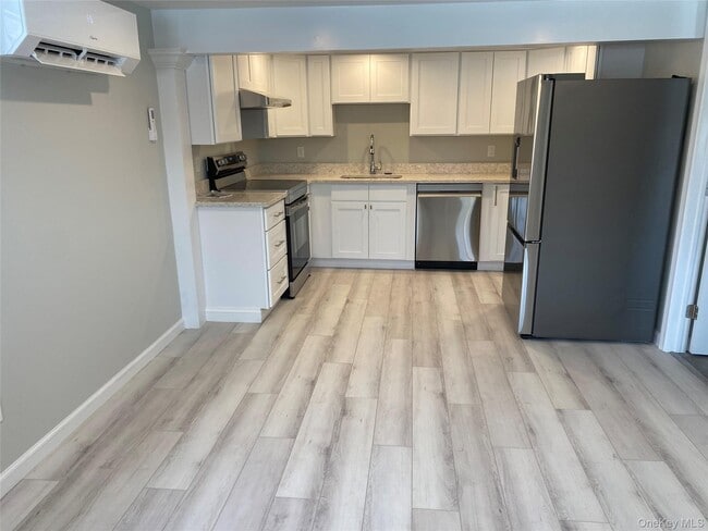 Building Photo - 382 Deer Park Ave