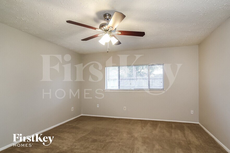 Building Photo - 21226 Waymare Ln