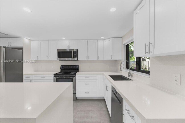 Building Photo - 345 Sarto Ave