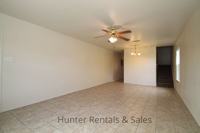 Building Photo - Small Town Living!