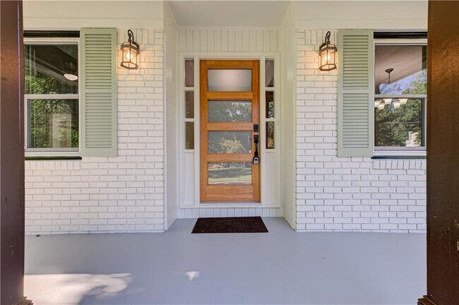 Building Photo - 1837 Chancery Ln