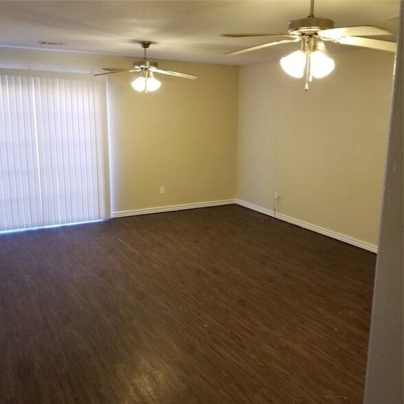 Building Photo - 329 Graystone Cir